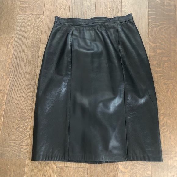 Genuine Leather Skirt​​ - Picture 1 of 9